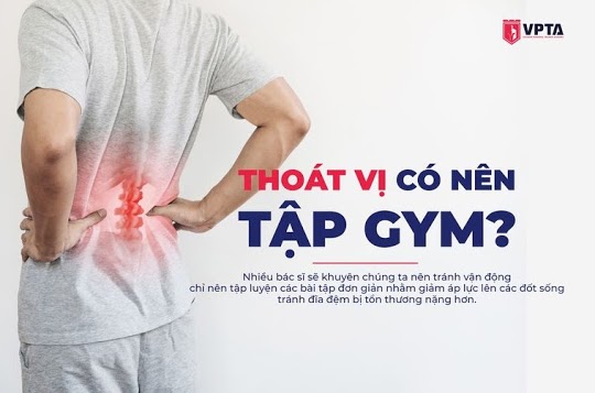 THOÁT VỊ CÓ NÊN TẬP GYM?